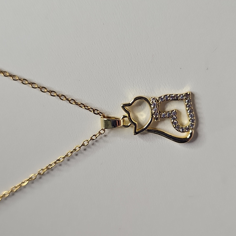 Stainless Steel Gold Tone Cat Heart Rhinestone Pendant Necklace 16 Inches NWOT - Picture 2 of 5